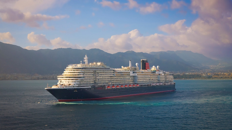 piracy warning luxury cruise passengers